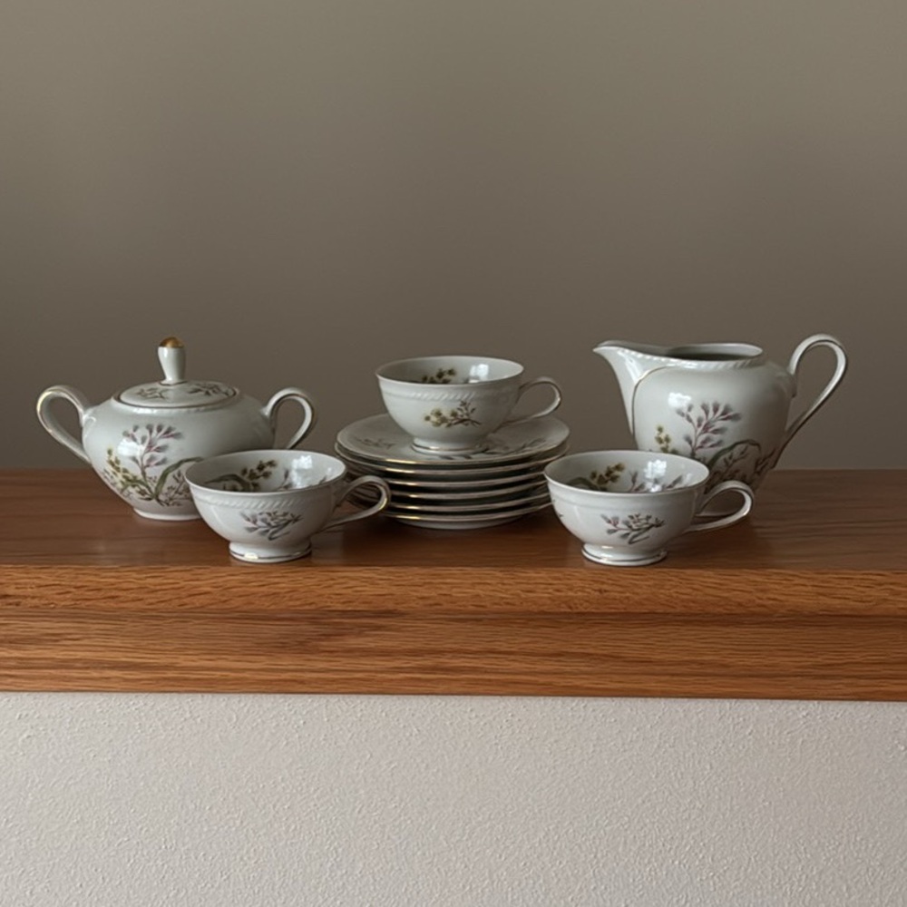 Elegant Floral Tea Set